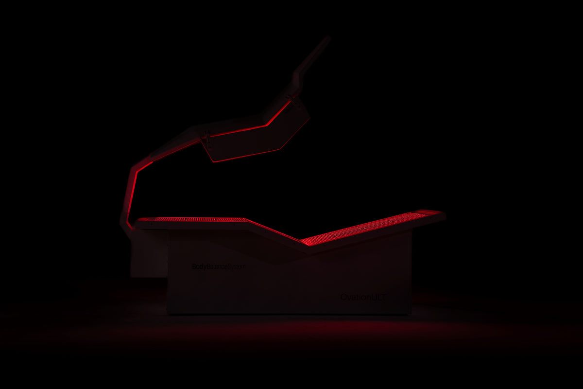 OVATION ULT — Zero Gravity Red Light Therapy Bed (White)