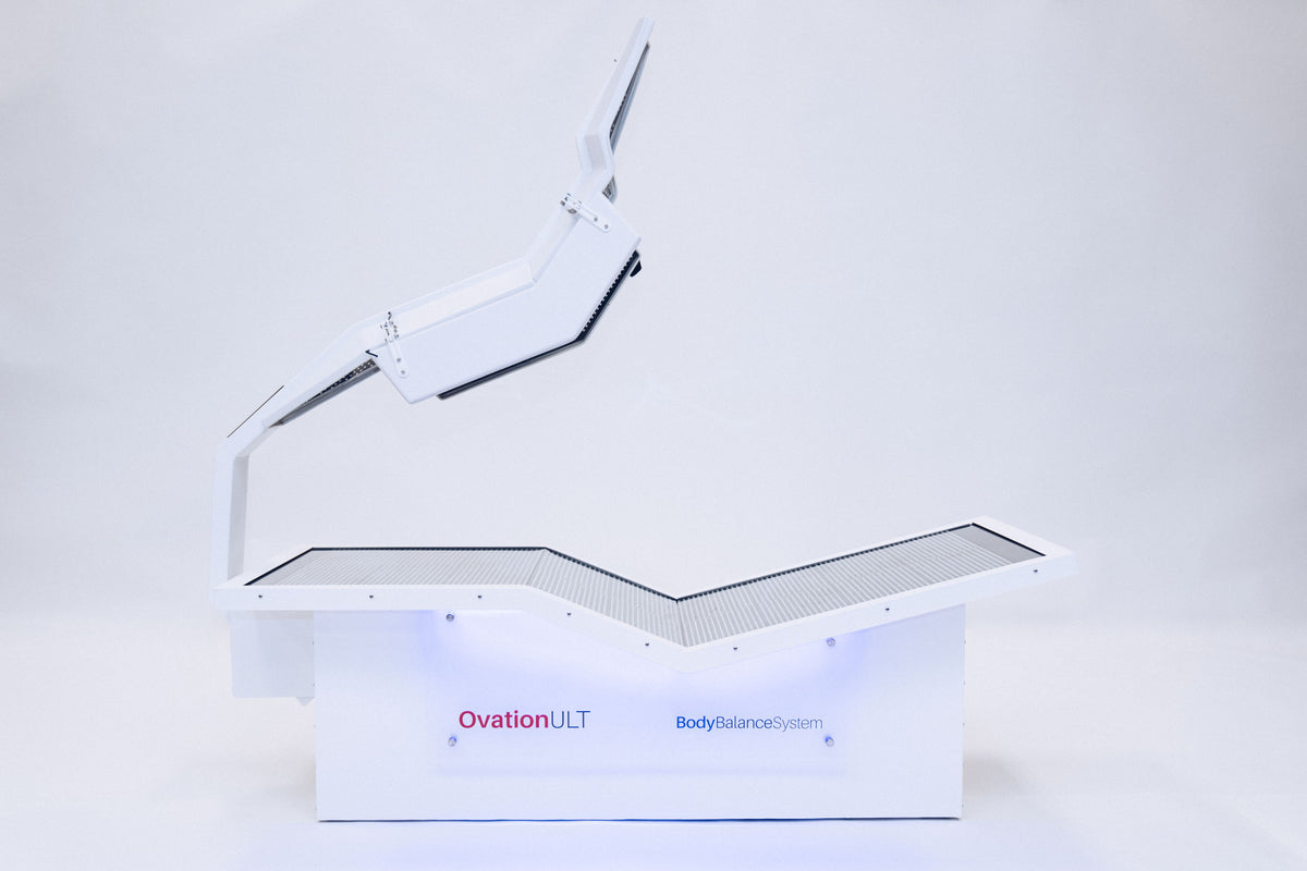 OVATION ULT — Zero Gravity Red Light Therapy Bed (White)