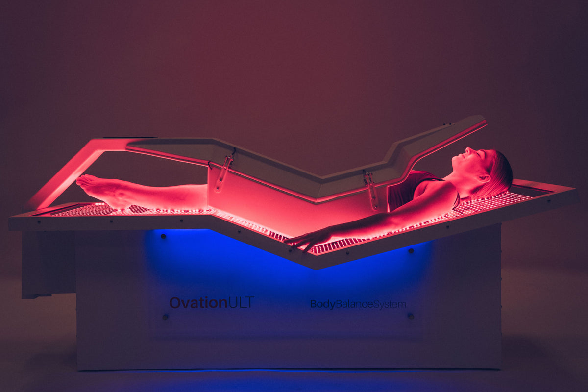 OVATION ULT — Zero Gravity Red Light Therapy Bed (White)