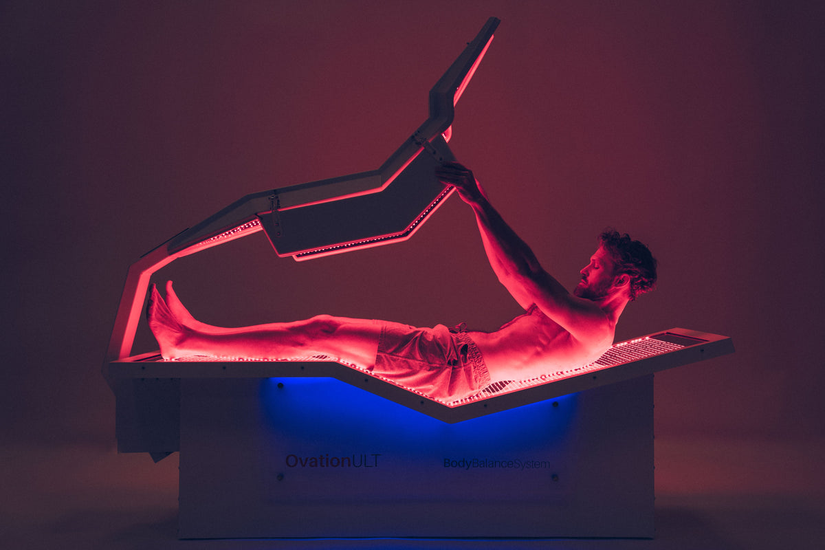 OVATION ULT — Zero Gravity Red Light Therapy Bed (Black)